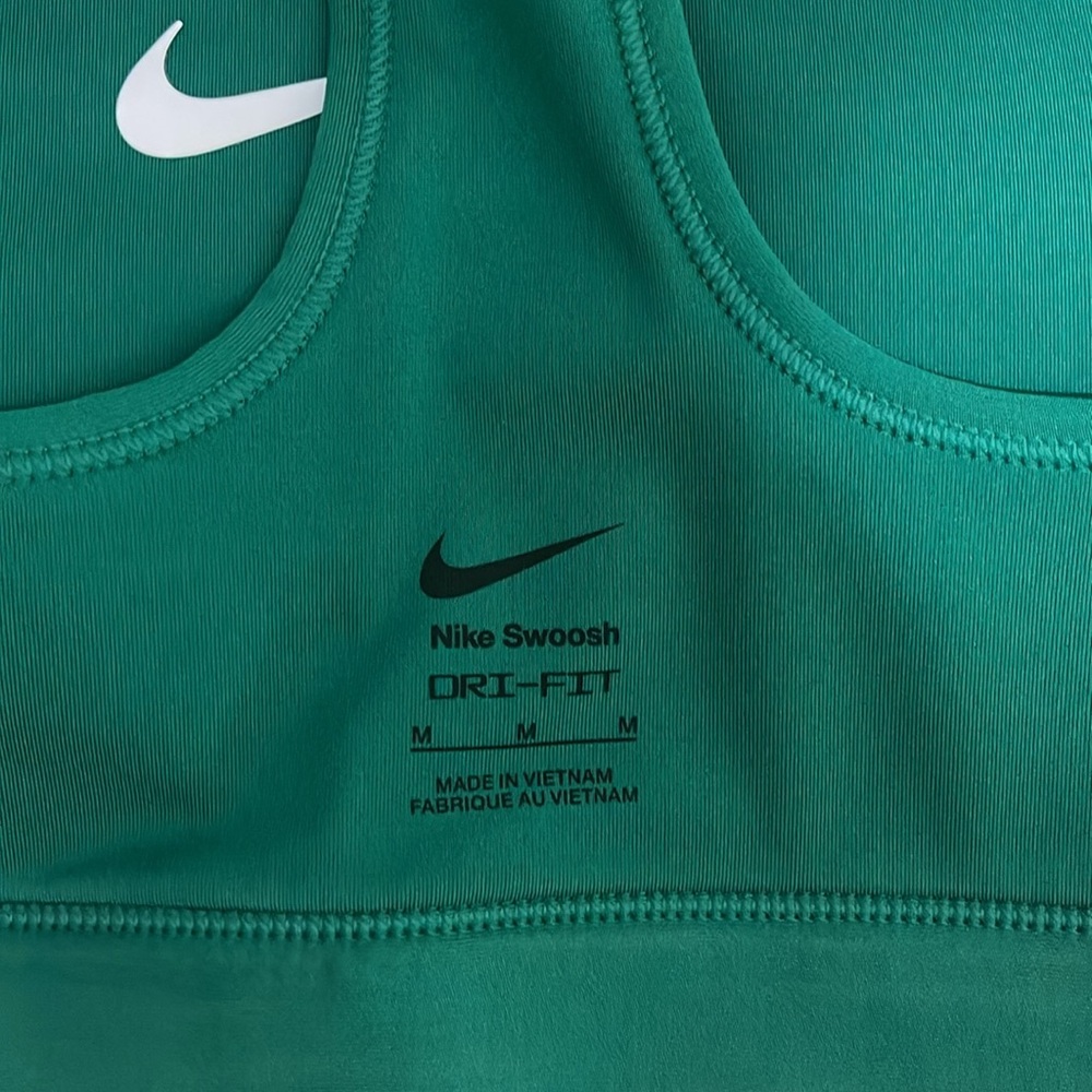 Nike Sports Bra NWOT - Picture 3 of 3
